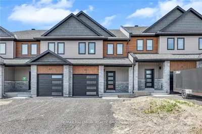 Att/Row/Townhouse in Arnprior