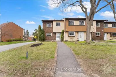 Condo Townhouse in Kanata