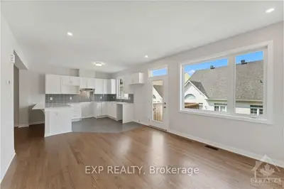 Att/Row/Townhouse in Orleans - Convent Glen and Area