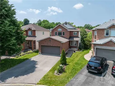 Detached in Cyrville - Carson Grove - Pineview