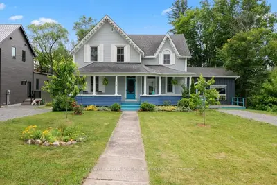 Detached in Westport
