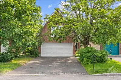 Detached in Orleans - Convent Glen and Area