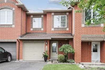 Att/Row/Townhouse in Kanata
