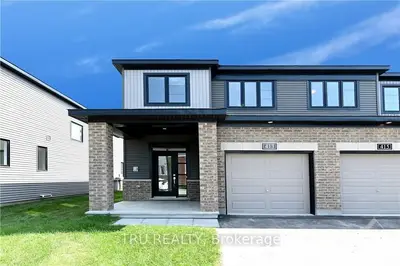 Att/Row/Townhouse in Kanata