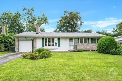 Detached in South of Baseline to Knoxdale