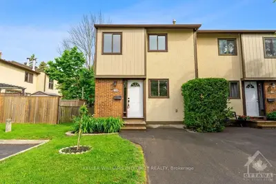 Condo Townhouse in Barrhaven
