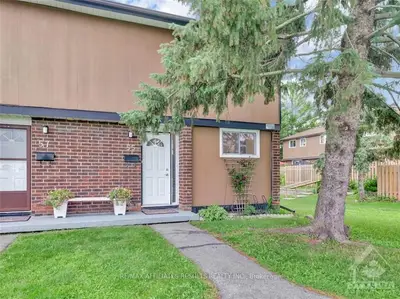 Condo Townhouse in South of Baseline to Knoxdale