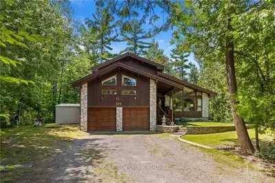 Detached in Carp - Dunrobin - Huntley - Fitzroy and Area
