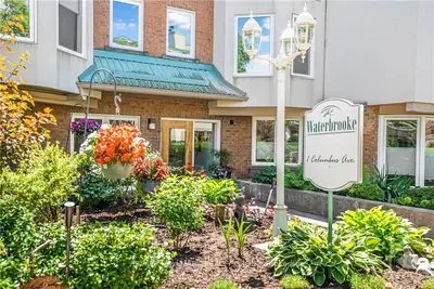 Condo Apartment in Overbrook - Castleheights and Area