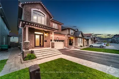 Detached in Barrhaven