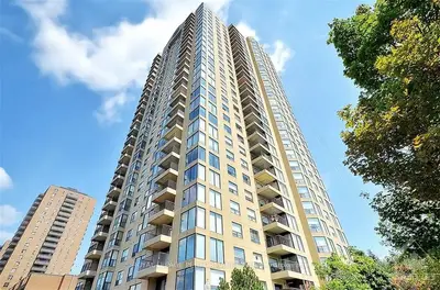 Condo Apartment in Manor Park - Cardinal Glen and Area