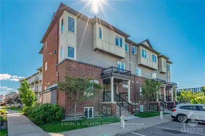 Condo Apartment in Barrhaven