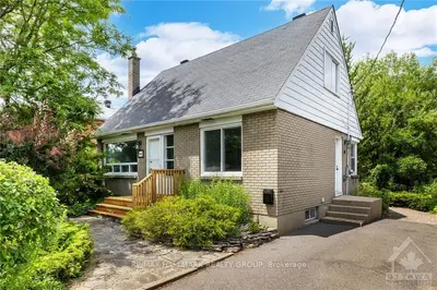 Detached in Overbrook - Castleheights and Area