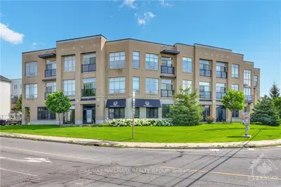 Condo Apartment in Barrhaven