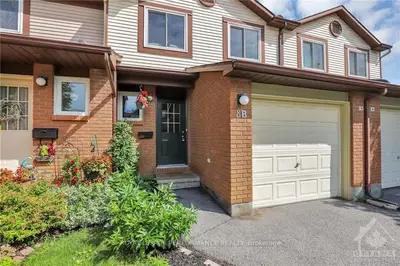 Condo Townhouse in South of Baseline to Knoxdale