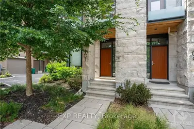 Att/Row/Townhouse in Glebe - Ottawa East and Area
