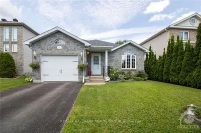 Detached in Brockville