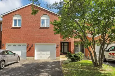 Att/Row/Townhouse in Kanata