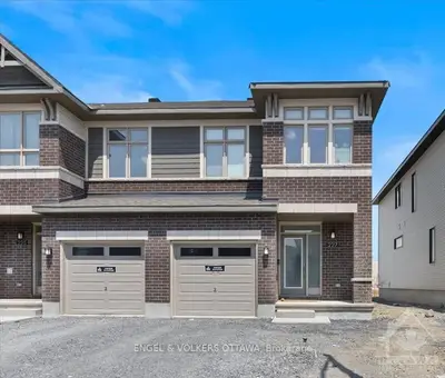 Att/Row/Townhouse in Stittsville - Munster - Richmond