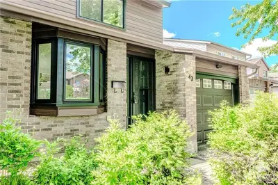 Detached in Barrhaven