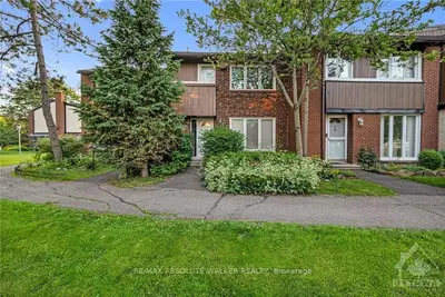 Condo Townhouse in Beacon Hill North - South and Area