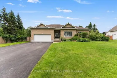 Detached in Stittsville - Munster - Richmond