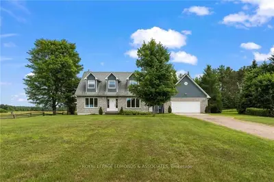 Detached in Laurentian Valley