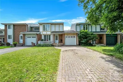Att/Row/Townhouse in Orleans - Convent Glen and Area