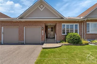 Condo Townhouse in Beacon Hill North - South and Area