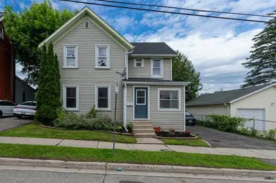 Detached in Brockville