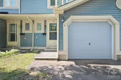 Condo Townhouse in Parkway Park - Queensway Terrace S and Area