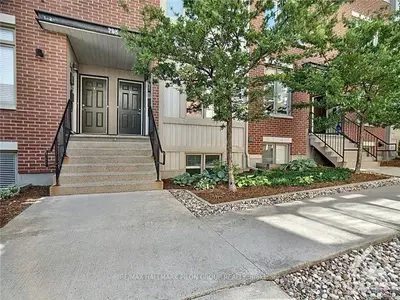 Condo Apartment in Manor Park - Cardinal Glen and Area