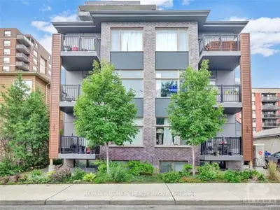 Condo Apartment in West Centre Town