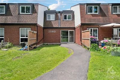 Condo Townhouse in Beacon Hill North - South and Area