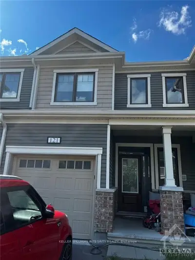Att/Row/Townhouse in Kanata