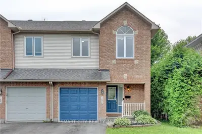 Att/Row/Townhouse in Kanata