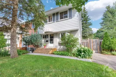 Att/Row/Townhouse in Carlingwood - Westboro and Area