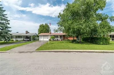 Detached in Crystal Bay - Rocky Point - Bayshore