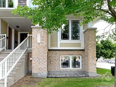 Condo Apartment in Barrhaven