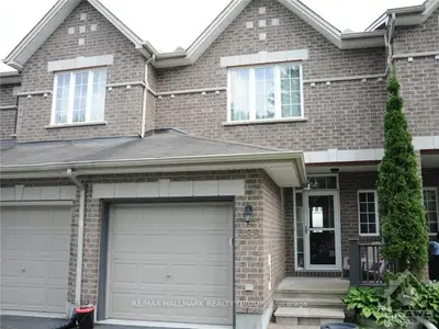 Att/Row/Townhouse in Blossom Park - Airport and Area