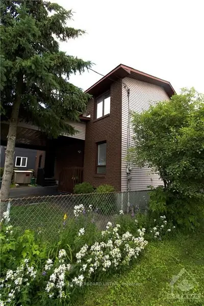Semi-Detached in Carlington - Central Park