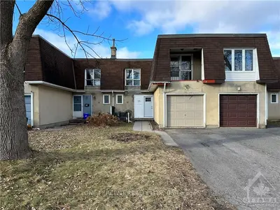 15 OBERON Street, Bells Corners and South to Fallowfield, ON K2H 7X6