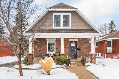 470 Hartleigh Avenue, Woodroffe, On K2b 5j6