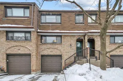 2 BERTONA Street 37, South of Baseline to Knoxdale, ON K2G 0W2