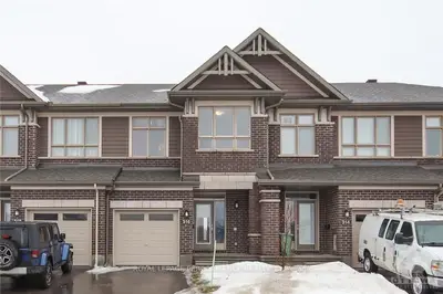 Att/Row/Townhouse in Orleans - Convent Glen and Area
