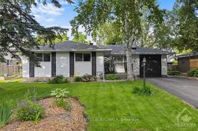 Detached in Bells Corners and South to Fallowfield