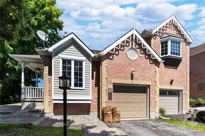 Att/Row/Townhouse in Stittsville - Munster - Richmond