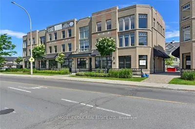 Condo Apartment in Cityview - Parkwoods Hills - Rideau Shore