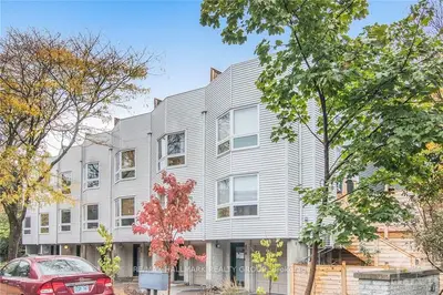 Att/Row/Townhouse in Overbrook - Castleheights and Area