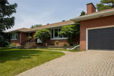Detached in Brockville
